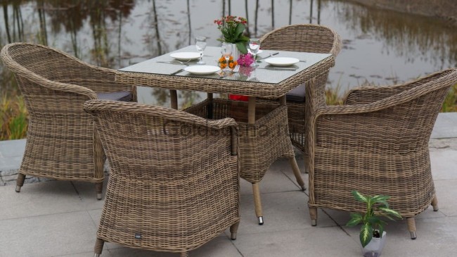 Стол Айриш, соломенный 900х900