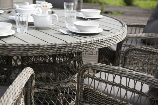Плетеный обеденный стол Неаполь