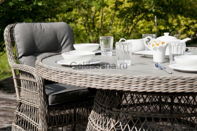 Плетеный обеденный стол Неаполь