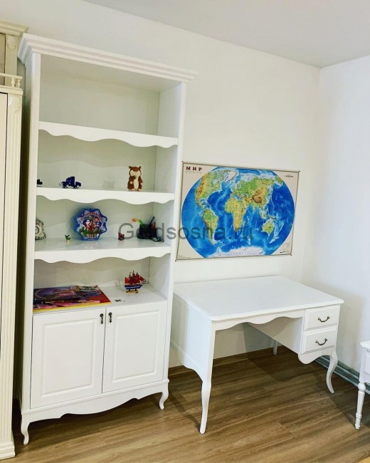 Стол письменный Авиньон с одной тумбой